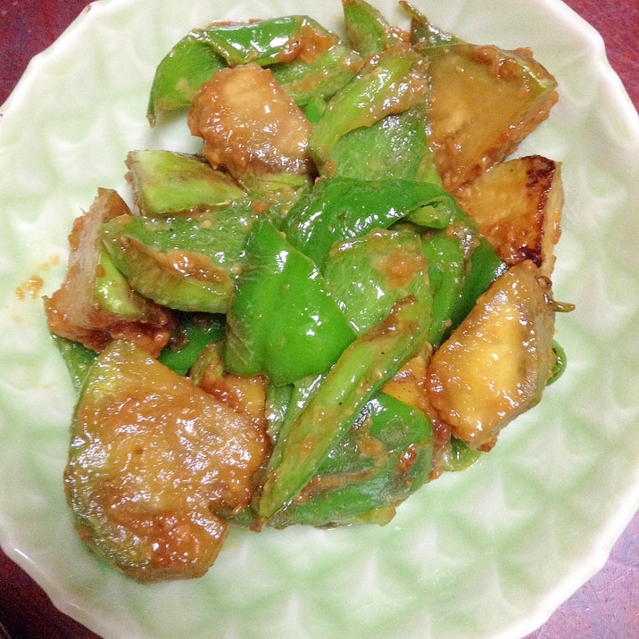 白ナスとピーマンの味噌炒め 今日の献立 レシピ 作り方 By とりあえず乾杯 楽天レシピ 白ナスとピーマンの味噌炒め 今日の献立 レシピ 作り方 By とりあえず乾杯 楽天レシピ
